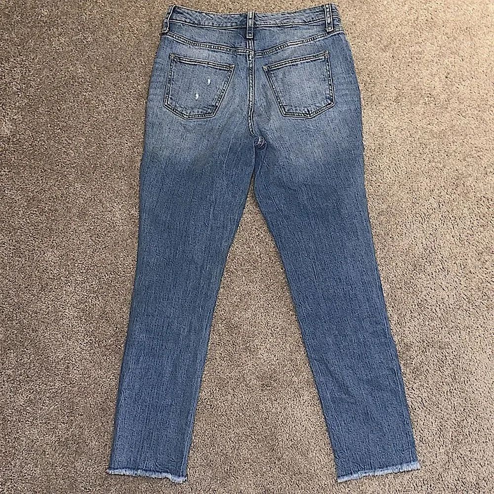 Universal Thread High Rise Straight Distressed Jeans! - Picture 2 of 14